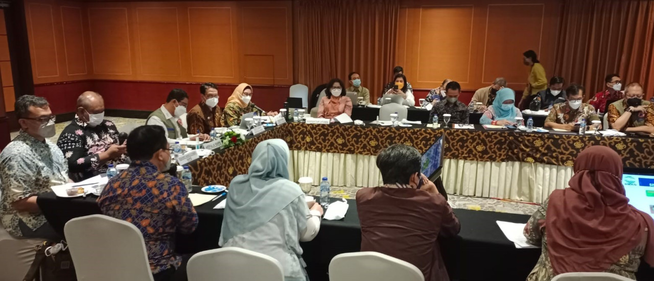 Suasana acara pertemuan Steering Committee (SC) dalam kegiatan Prakarsa Ketangguhan Bencana Indonesia atau Indonesia Disaster Resilience Project (IDRIP) yang diselenggarakan di Ruang Rapat Timor Hotel Borobudur, Jakarta, Jumat (24/6).