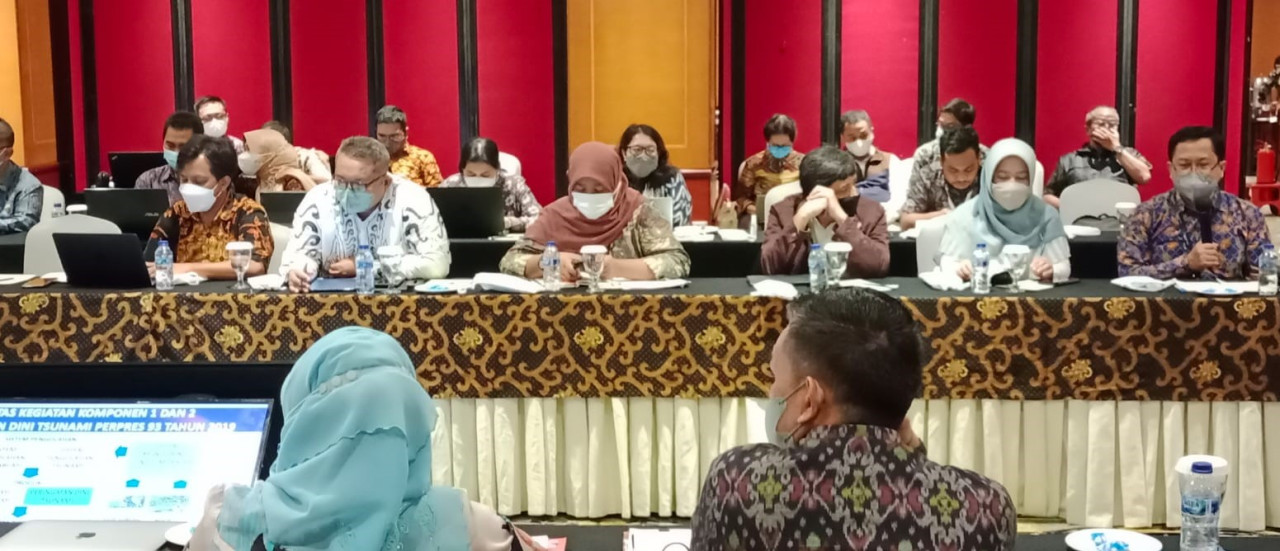 Suasana acara pertemuan Steering Committee (SC) dalam kegiatan Prakarsa Ketangguhan Bencana Indonesia atau Indonesia Disaster Resilience Project (IDRIP) yang diselenggarakan di Ruang Rapat Timor Hotel Borobudur, Jakarta, Jumat (24/6).