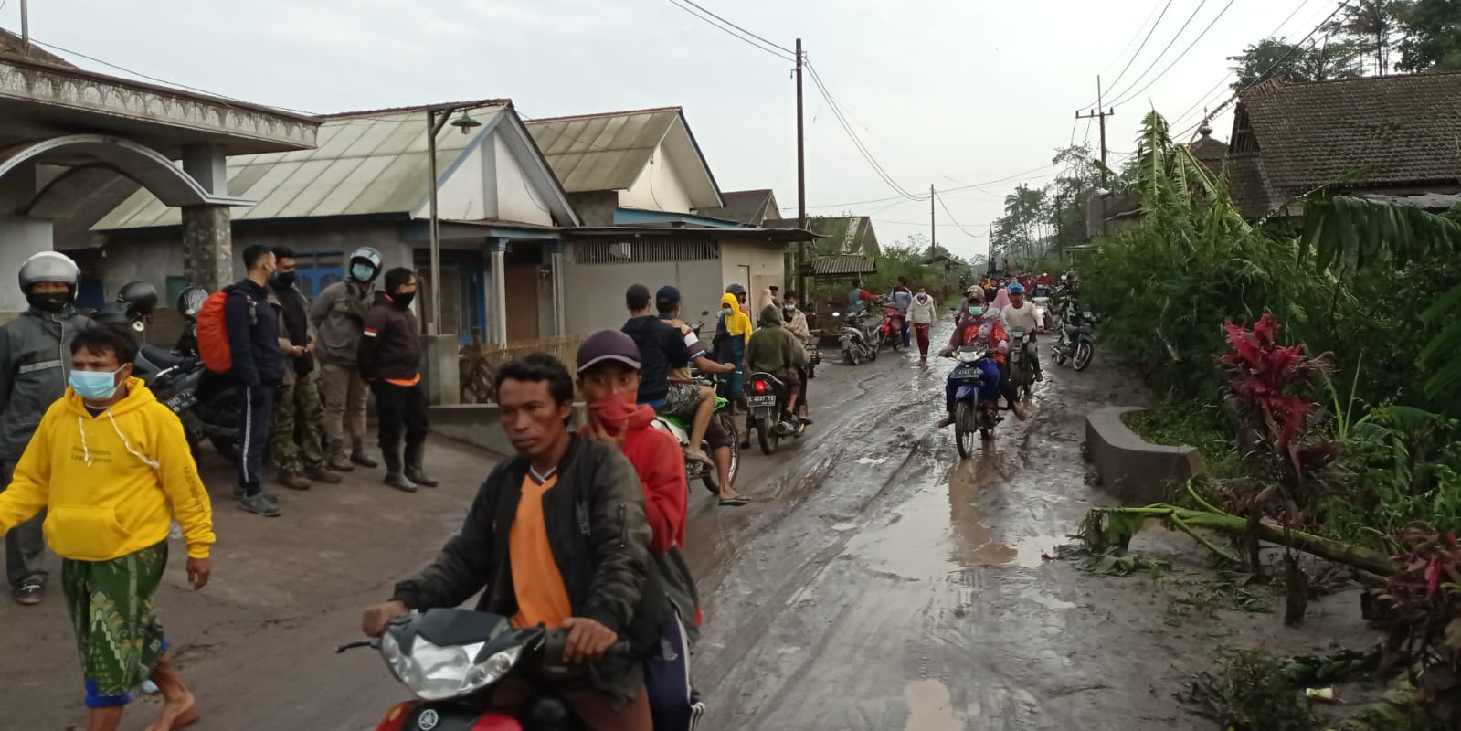 [Update] – Sebanyak 13 Warga Meninggal Dunia Akibat Erupsi Gunung Semeru