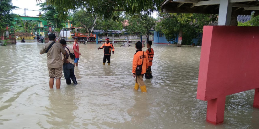 Banjir Kepung 218 Rumah di Grobogan, BPBD Bantu Evakuasi Warga Hingga Bagikan Nasi Bungkus