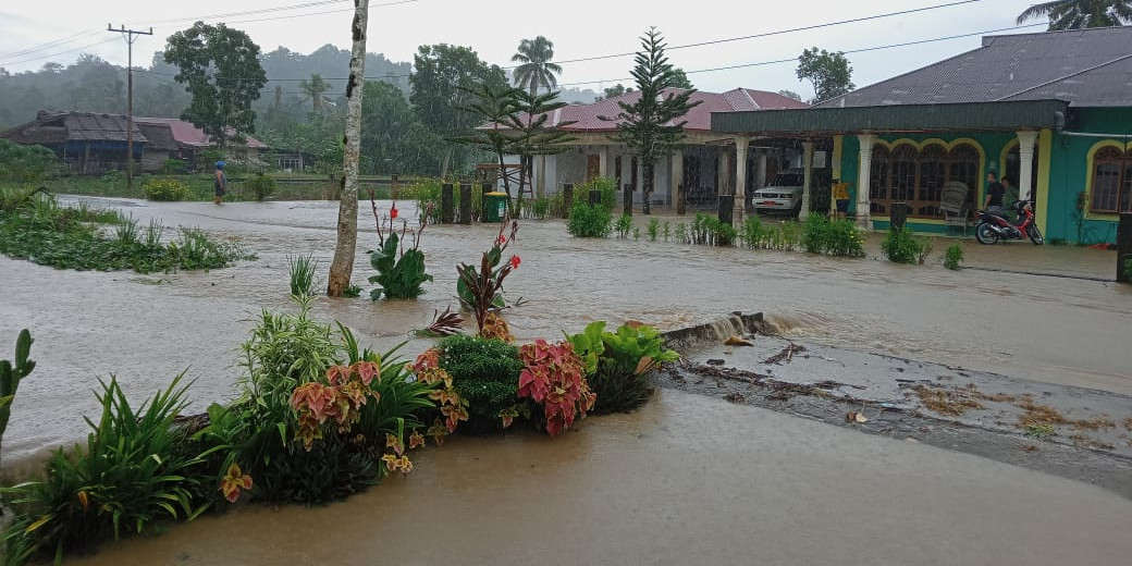 Banjir Rendam Sejumlah Rumah di Kabupaten Nias