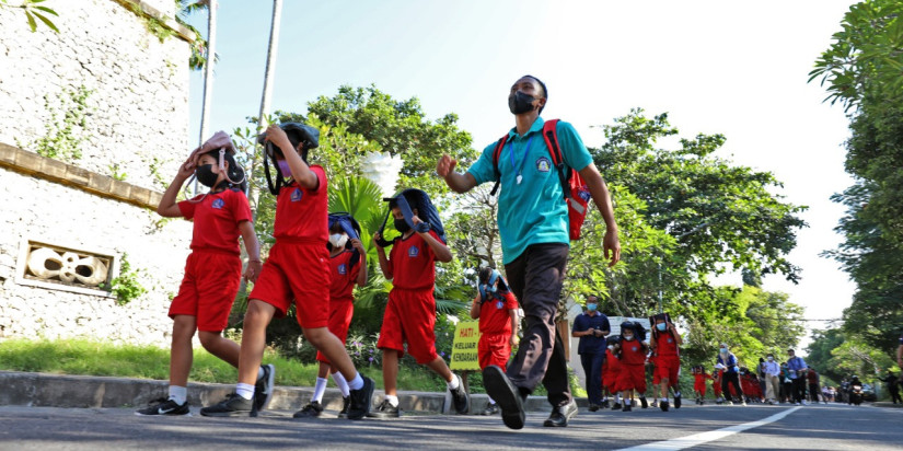 Siswa SD No.2 Tanjung Benoa Ikuti Latihan Simulasi Evakuasi Mandiri Gempabumi dan Tsunami