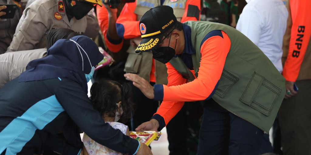 Pastikan Kondisi Tertangani dengan Baik, Kepala BNPB Kunjungi Lima Posko Pengungsian Banjir Kalimantan Tengah