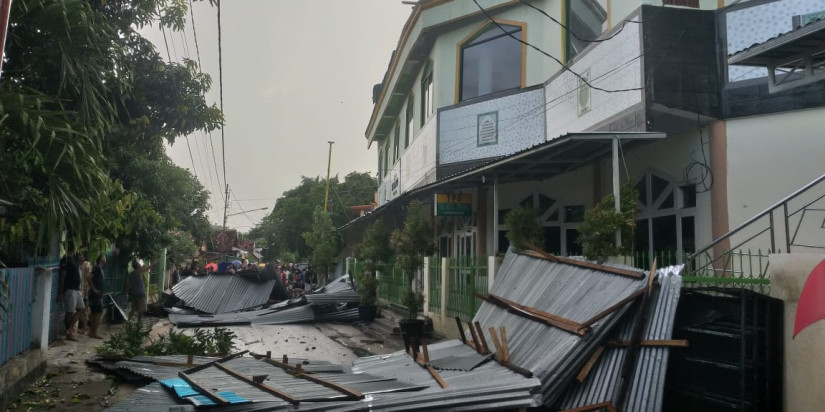 Angin Kencang Rusakkan 15 Rumah Warga Kota Bima, Tidak Ada Korban Jiwa