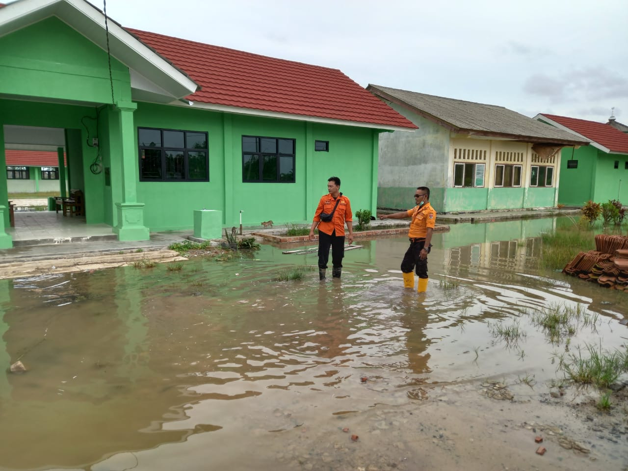 Banjir yang Merusakkan Rumah Warga Kabupaten Pesawaran Surut