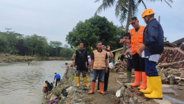 Banjir dan Longsor di Garut Renggut Nyawa Seorang Warga