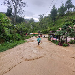 Banjir Solok Akibatkan Akibatkan Tiga Rumah Rusak Ringan