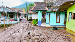 Kepala BNPB Bertolak Menuju Garut Beri Bantuan Tanggap Darurat