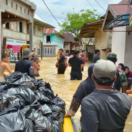 BPBD Salurkan Bantuan Sebagai Percepatan Penanganan Banjir di Bungo Provinsi Jambi