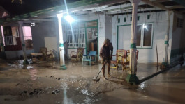 Banjir Berangsur Surut, BPBD Kota Gorontalo Bersihkan Material Pascabanjir