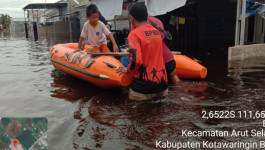 [Update] – Banjir Masih Genangi Beberapa Titik di Kabupaten Kotawaringin Barat