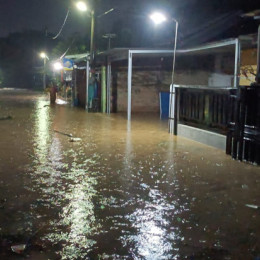 Sebanyak 138 Rumah Warga Cirebon Terendam, Dua Lainnya Rusak Akibat Banjir