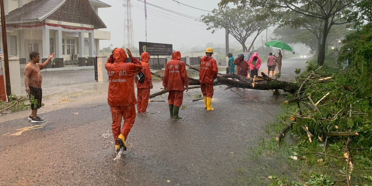 Empat Warga Padang Pariaman Meninggal Akibat Bencana Hidrometeorologi