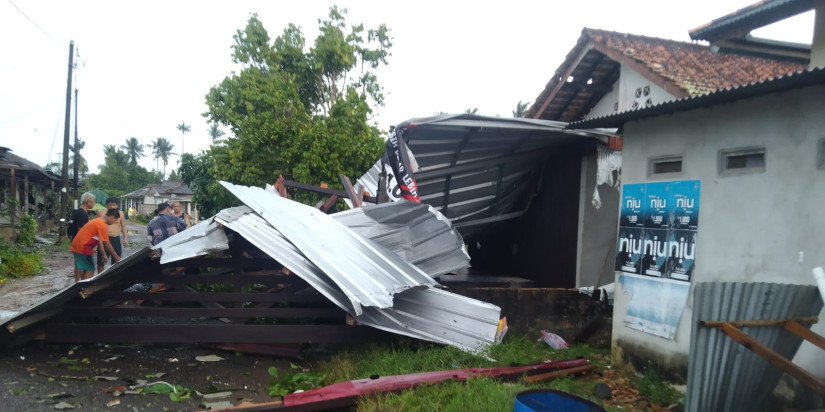 Angin Puting Beliung Mengamuk di Bangka Tengah, Empat Warga Terluka