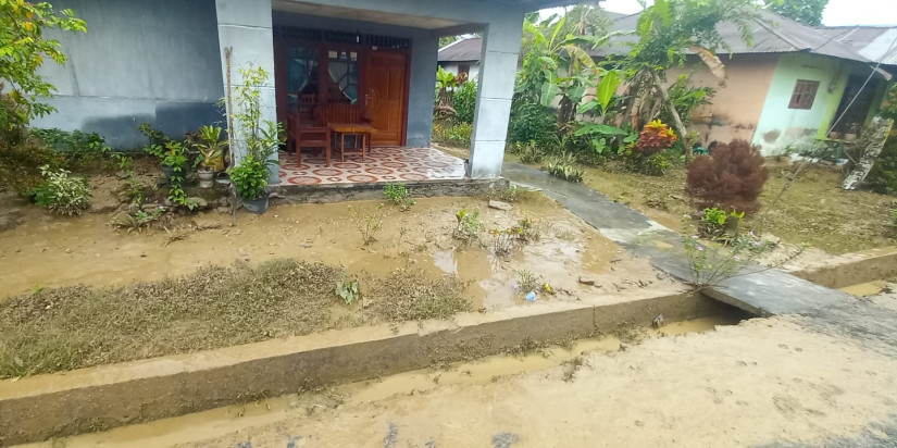 Sungai Eti Meluap Rendam Permukiman Warga di Desa Eti