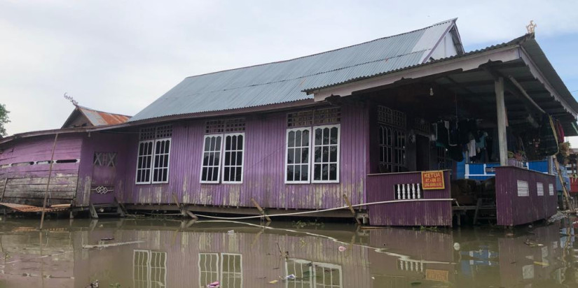 BPBD Berikan Bantuan Logistik Warga Terdampak Banjir di Kabupaten Wajo