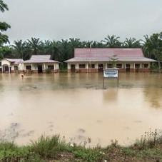 Banjir Surut, Warga Desa Aliantan di Rokan Hulu Tetap Waspada