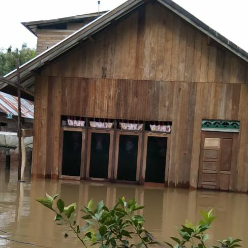 Banjir Landa 5 Desa di Lamandau, BPBD Distribusikan Logistik Kepada Warga Terdampak