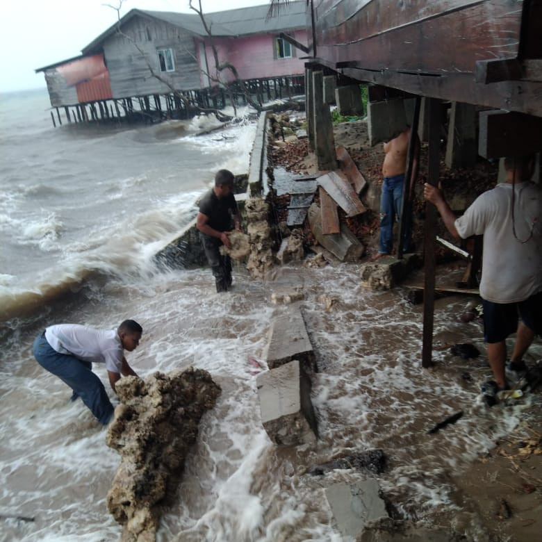 Sebanyak 34 Warga Mengungsi Akibat Banjir Rob di Kepulauan Riau