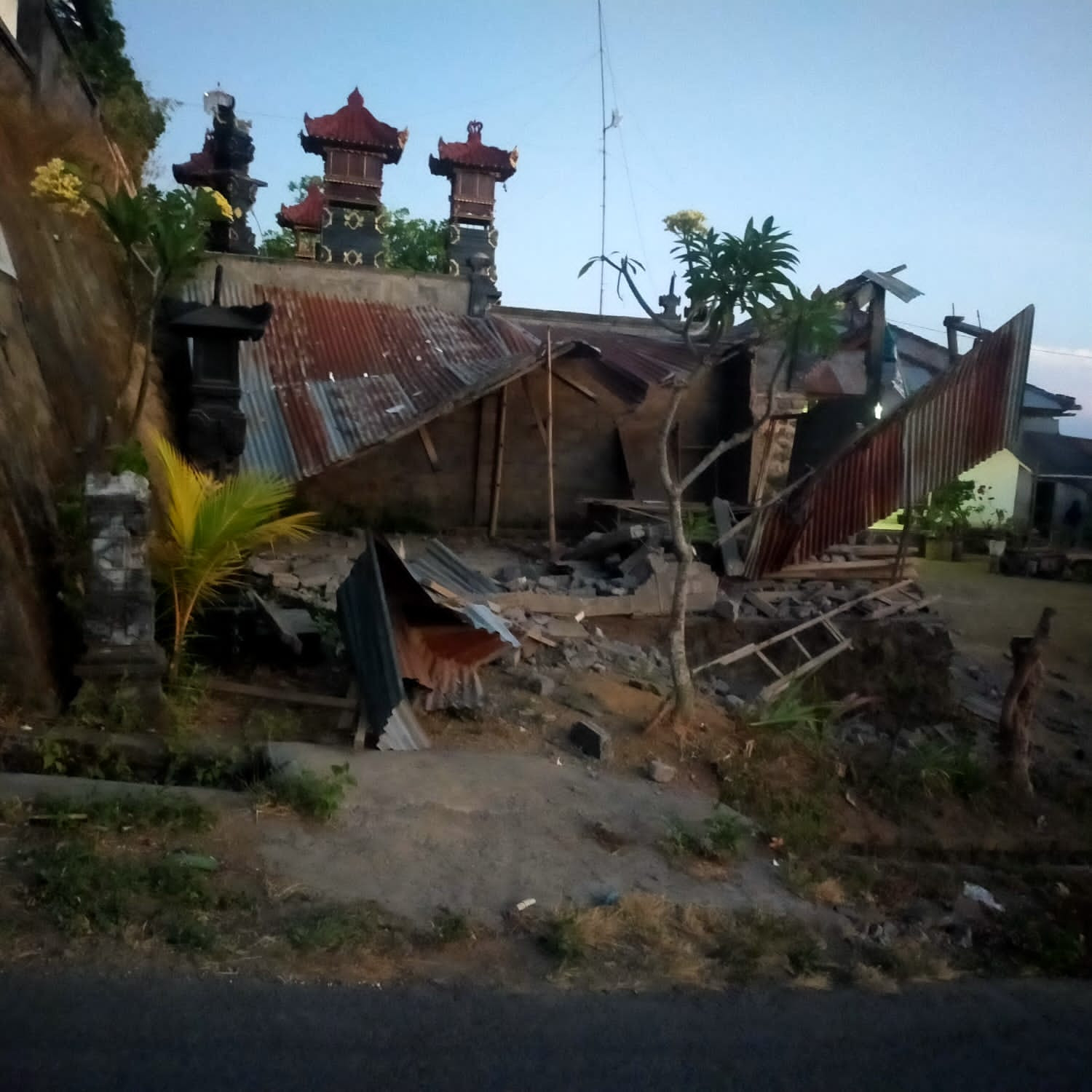 Dampak Gempa Bumi M4,8, Tiga Warga Bali Meninggal Dunia