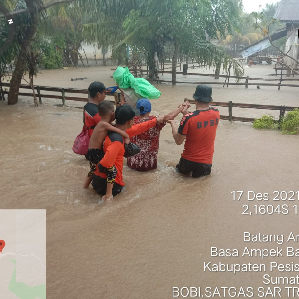 Lebih Dari Seribu Rumah Warga Terdampak Banjir dan Longsor di Kabupaten Pesisir Selatan