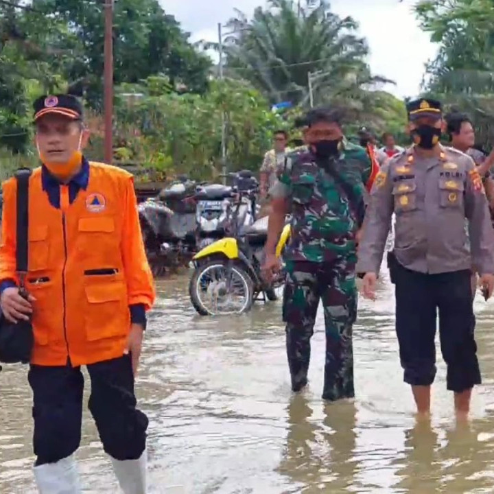 Banjir Rendam Satu Kecamatan, BPBD Berau Salurkan Bantuan Logistik Bagi Warga Terdampak