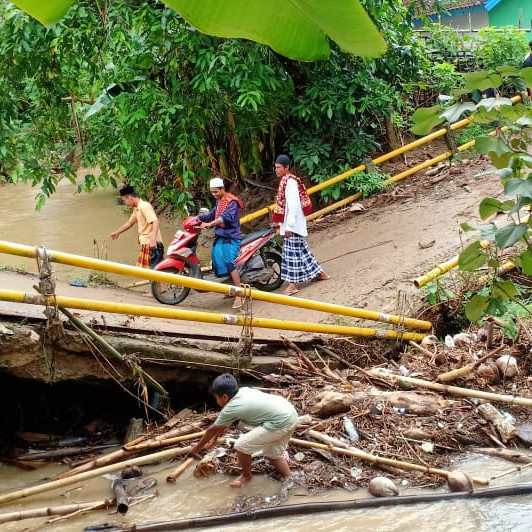 Dua Wilayah Kabupaten di Nusa Tenggara Barat Dilanda Banjir, Satu Jembatan Rusak Berat