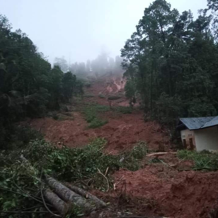 Banjir Bandang dan Longsor Melanda Enam Kecamatan di Kabupaten Luwu, Tiga Orang Masih Dalam Pencarian