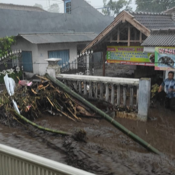 Banjir Bandang Kota Batu dan Banjir Kota Malang, 15 Orang Hanyut